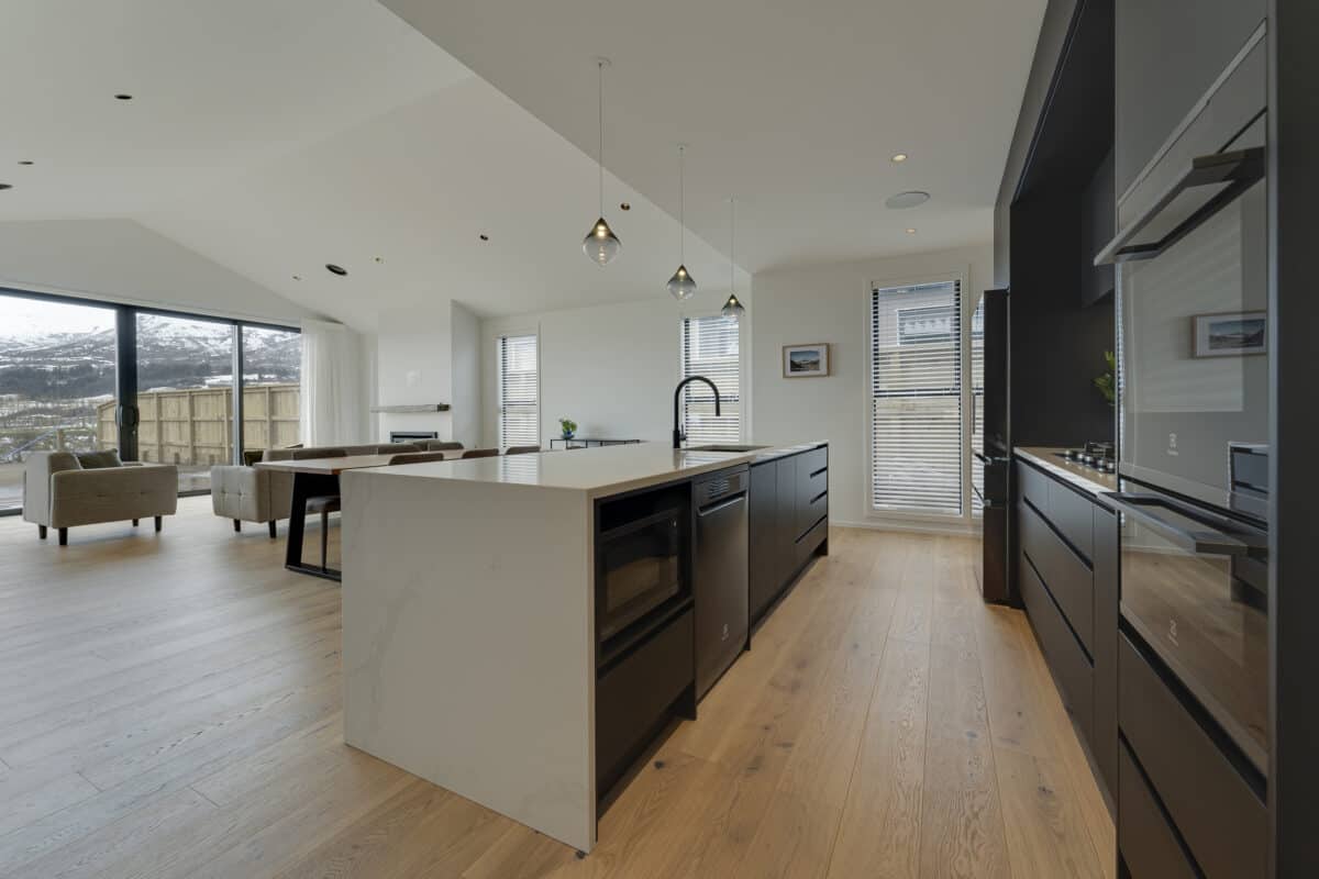 Black & White Kitchen