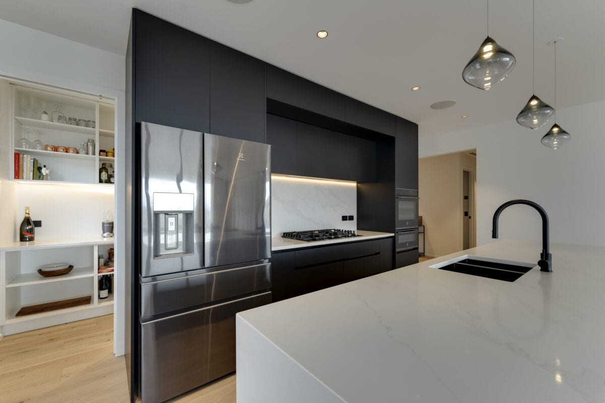 Black & White Kitchen